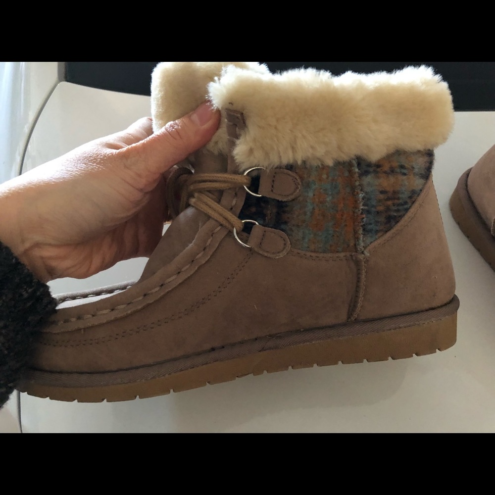 Boot - Picture 3 of 4